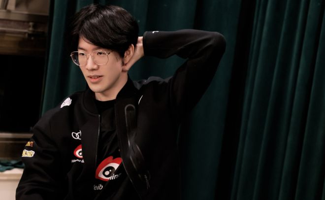 概率论中的“大数定律”与“中心极限定理”是如何左右赌桌胜负的？（从大数定律到中心极限定理：赌桌输赢的数学真相）