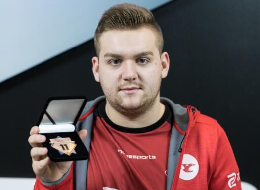 【前瞻】2025LPL春季赛 V5 vs TES，令人生畏的银河战舰回来了？